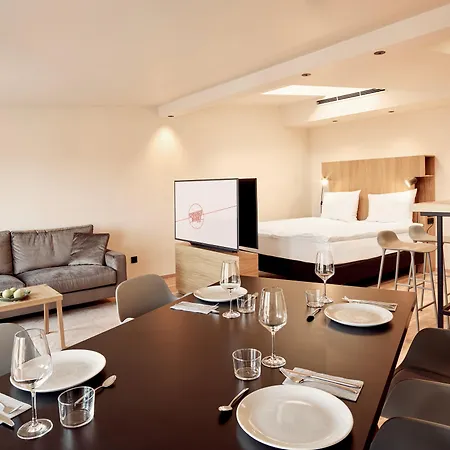 Hotel Schwabinger Wahrheit By Geisel