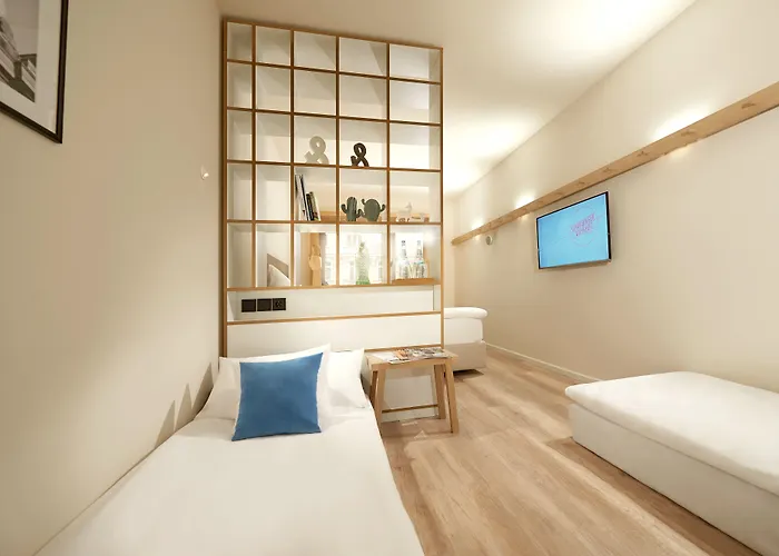 Schwabinger Wahrheit By Geisel München