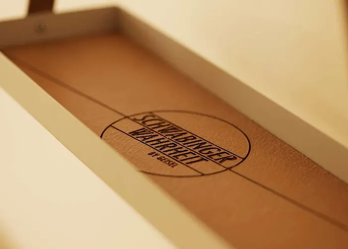 Schwabinger Wahrheit By Geisel 4*