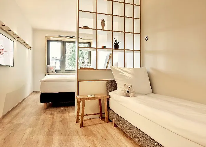 Schwabinger Wahrheit By Geisel